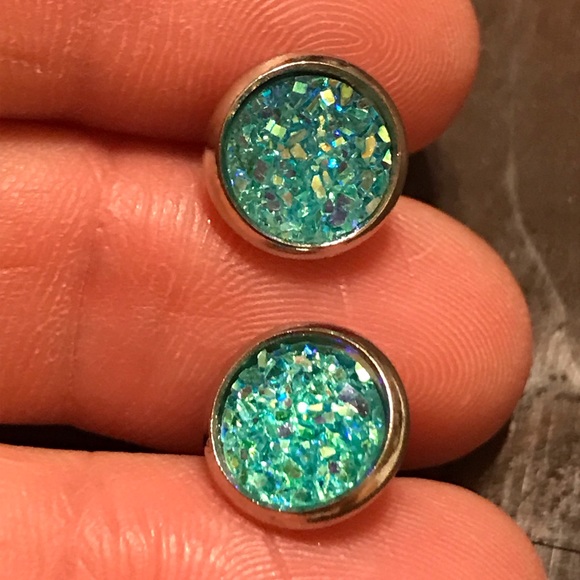 2/$15 Handmade 8 mm druzy earrings - Picture 8 of 8